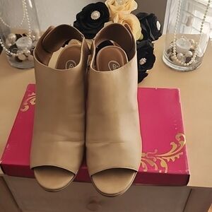 Candies open toe and snap heel sandals size 10